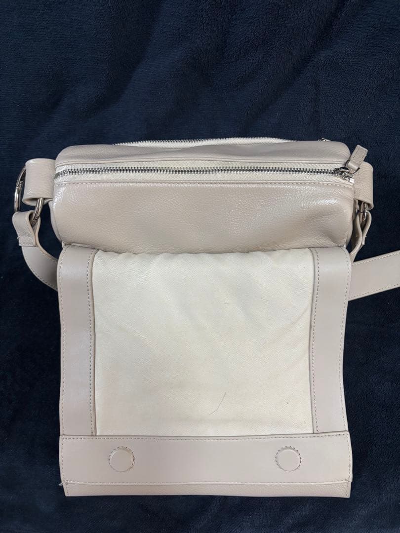 BEARDSLEY ベージュ レザー ショルダーバッグ