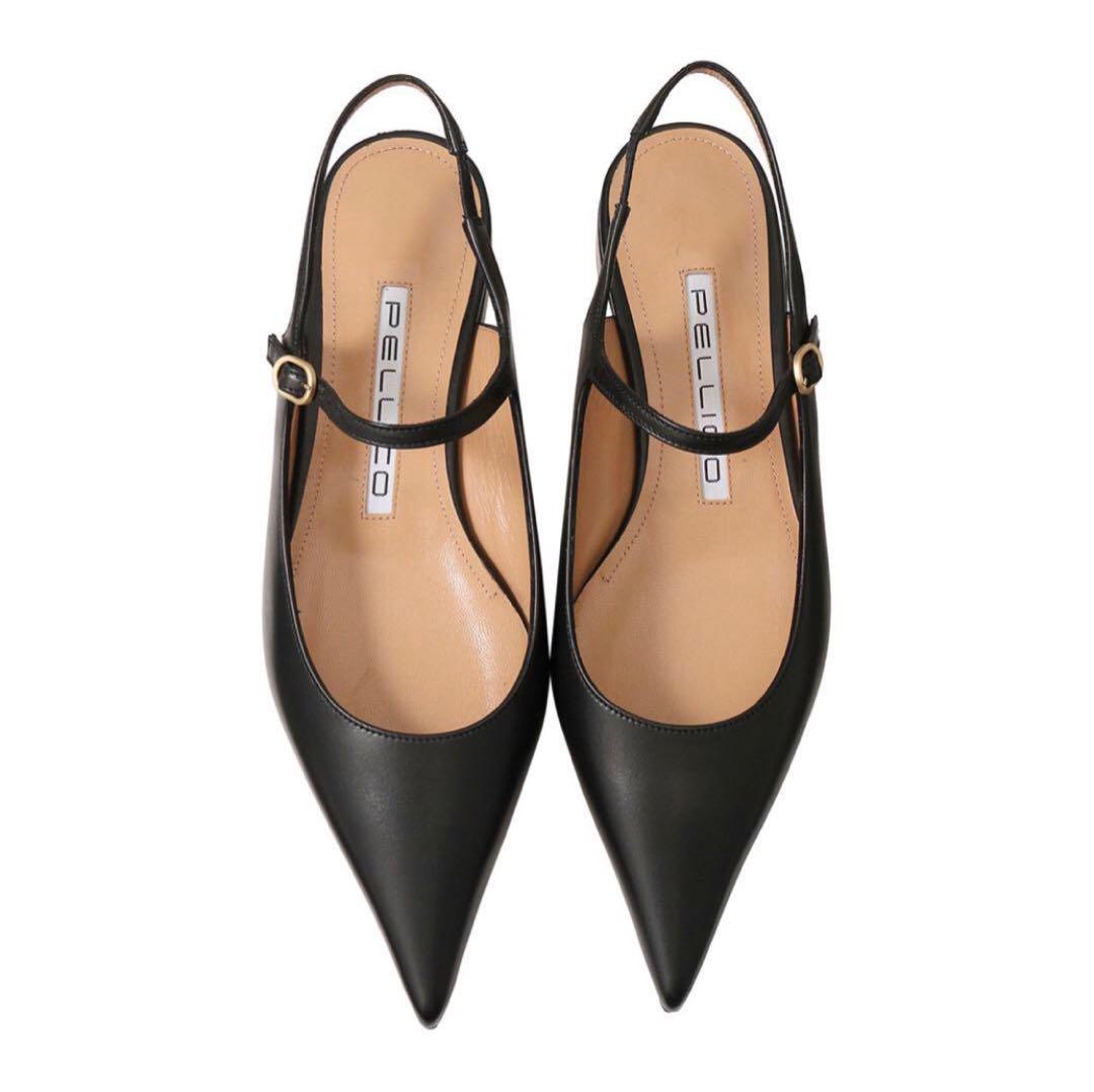 ブラック ポインテッドトゥパンプス　ペリーコ　ストラップ　フラット