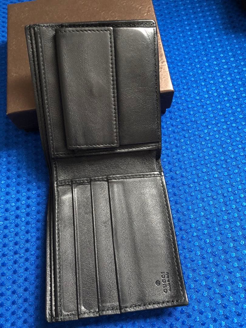 GUCCI ブラックレザー 二つ折り財布