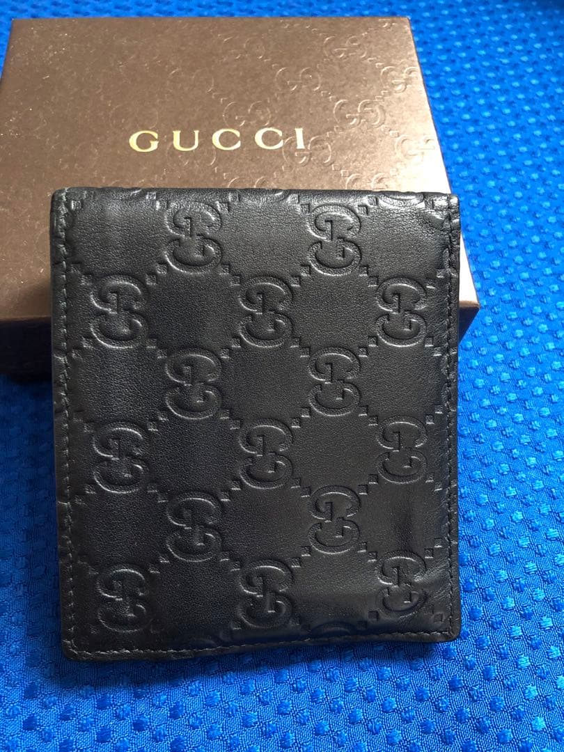 GUCCI ブラックレザー 二つ折り財布