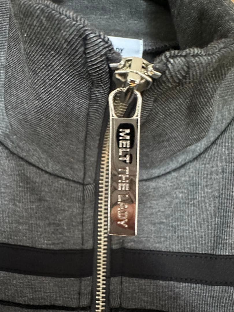 MELT THE LADY ジップアップジャケット グレー/ブラック