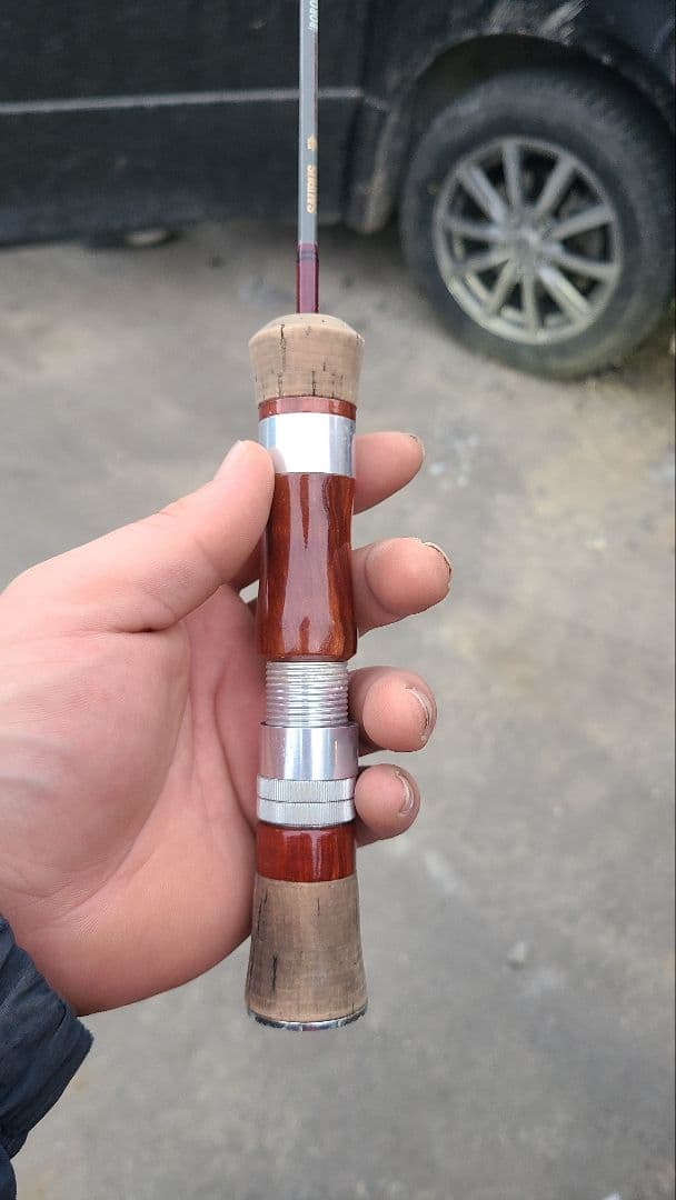 SAURUS 渓流釣り用ロッド　ヨシさん専用