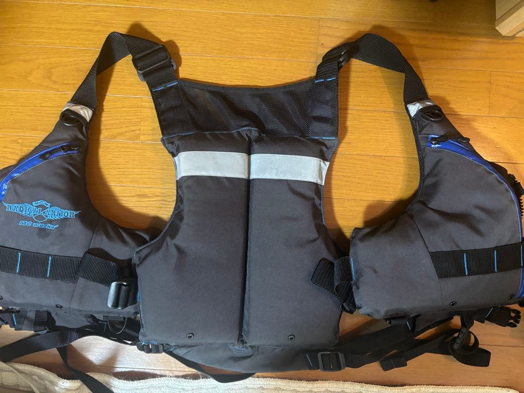 MC works ライフジャケット