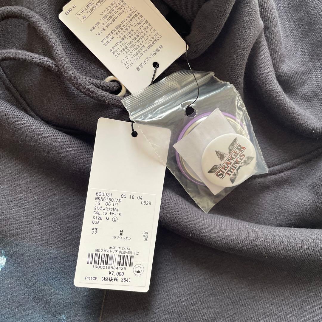 【STRANGER THINGS×ニコアンド】コラボ 缶バッチ付きパーカー