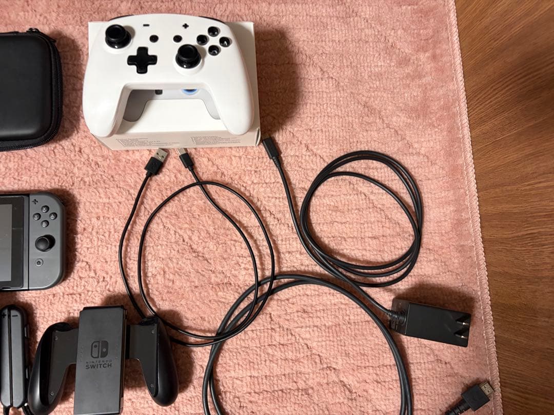 Nintendo Switch 本体+背面付きコントローラー+付属品　箱無し