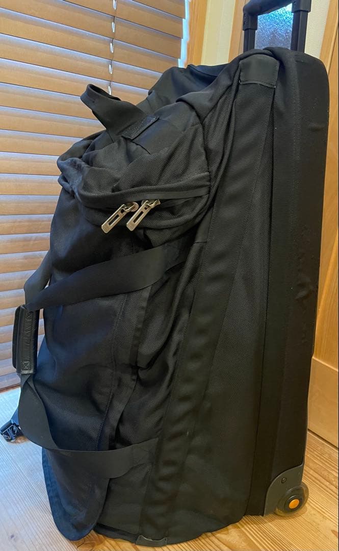 Patagonia ブラック キャリーオンバッグ