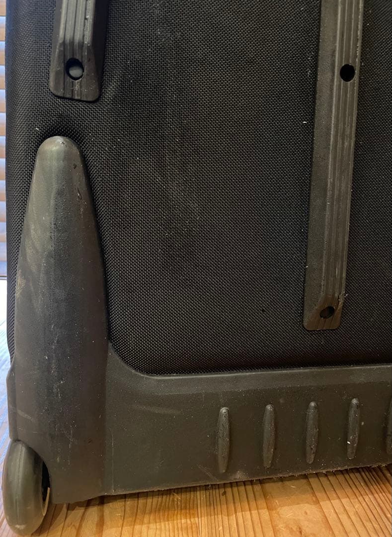 Patagonia ブラック キャリーオンバッグ