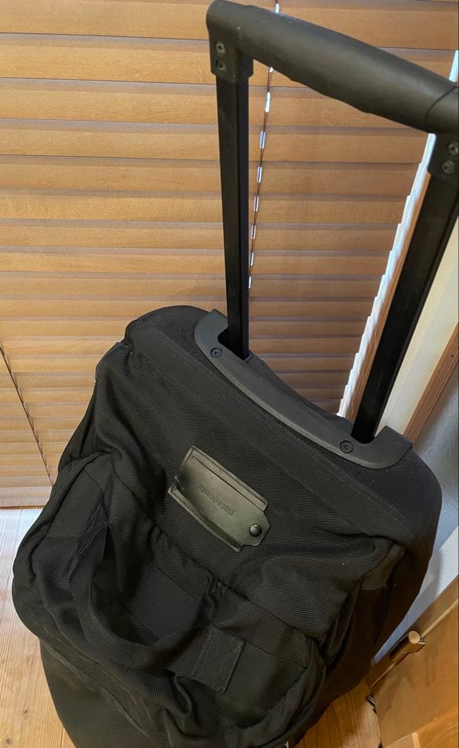 Patagonia ブラック キャリーオンバッグ