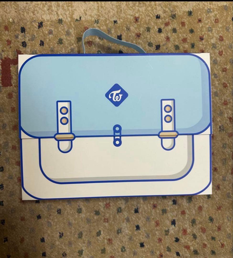 TWICE アルバム＆缶バッチ＆トレカなどまとめ売り 引退品