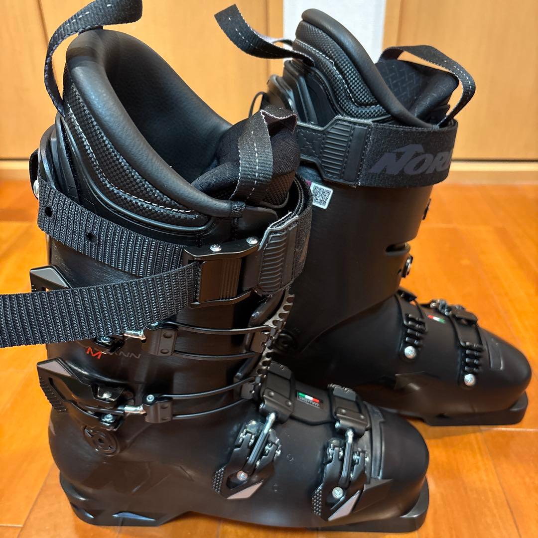 24/25 新品　ノルディカ　ドーベルマン5 　 M/ 25/25.5cm