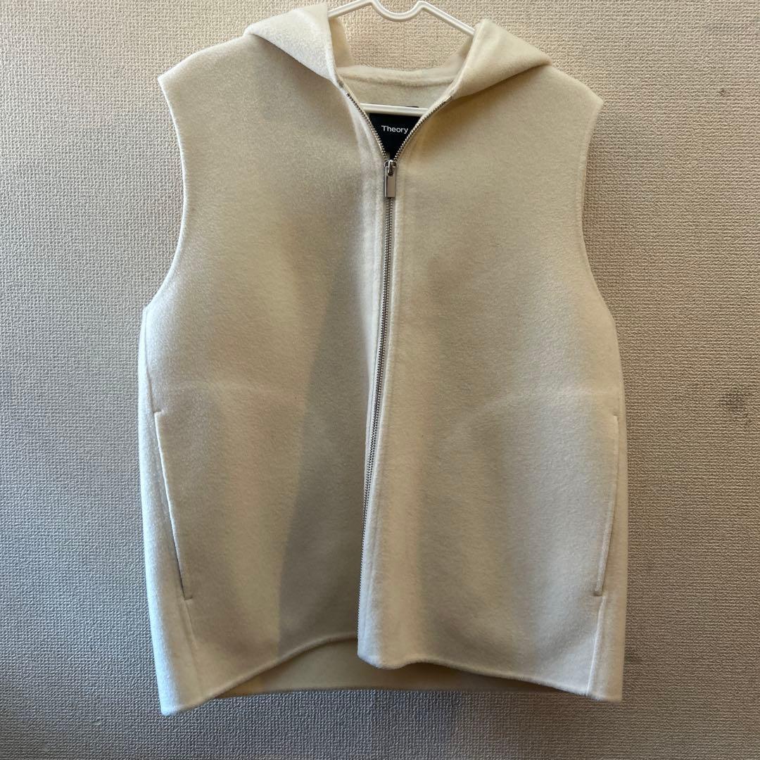 入手困難　セオリー　theory ベスト　ホワイトフード付き　カシミヤ　完売