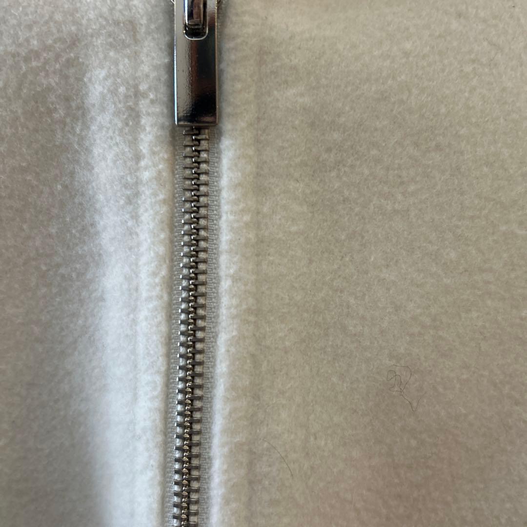 入手困難　セオリー　theory ベスト　ホワイトフード付き　カシミヤ　完売