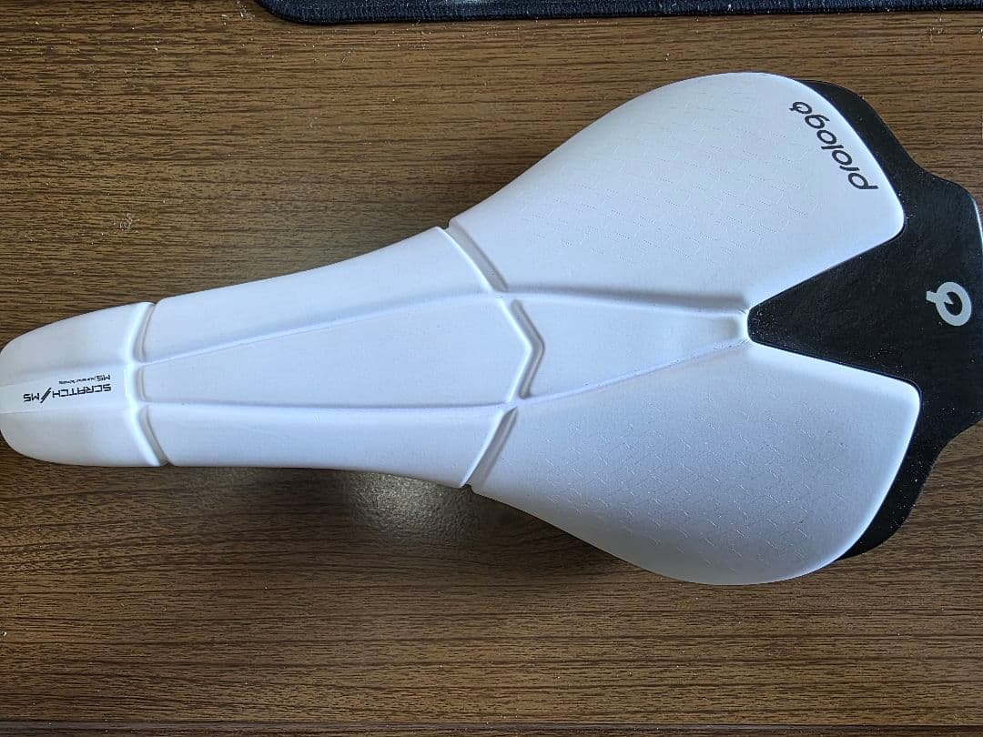 【美品】プロロゴ サドル prologo Scrach M5 ホワイト