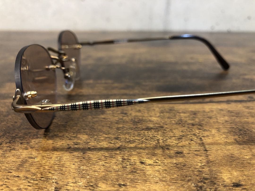 Burberry バーバリー　サングラス　リムレス　 y2k 平成　ノバチェック