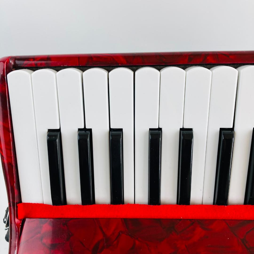 美品 BAILE アコーディオン M2019 30鍵 24ベース 赤 ケース付