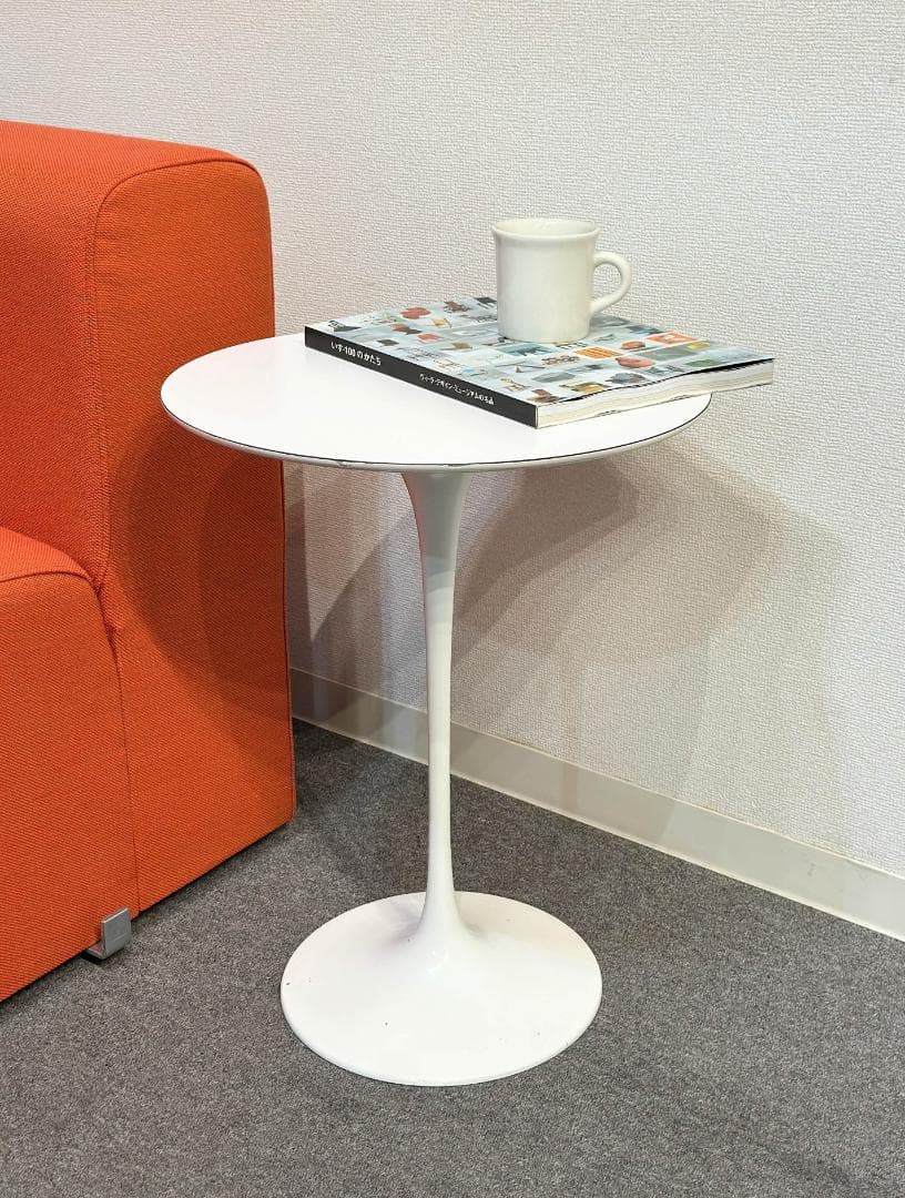 Knoll■オーバルサイドテーブル　チューリップテーブル　エーロ・サーリネン　白