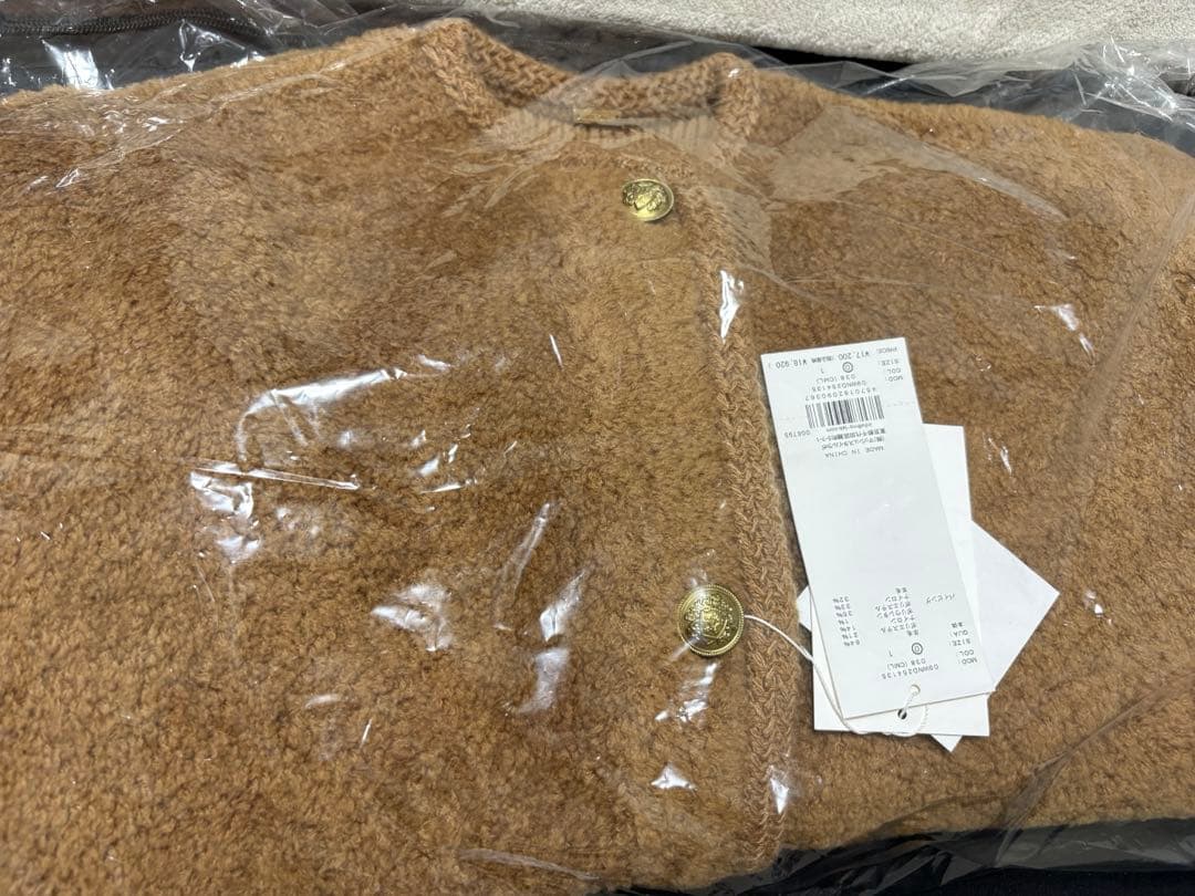 金釦ムートンライクボアニットカーディガン ミラオーウェン【未開封タグ付き】