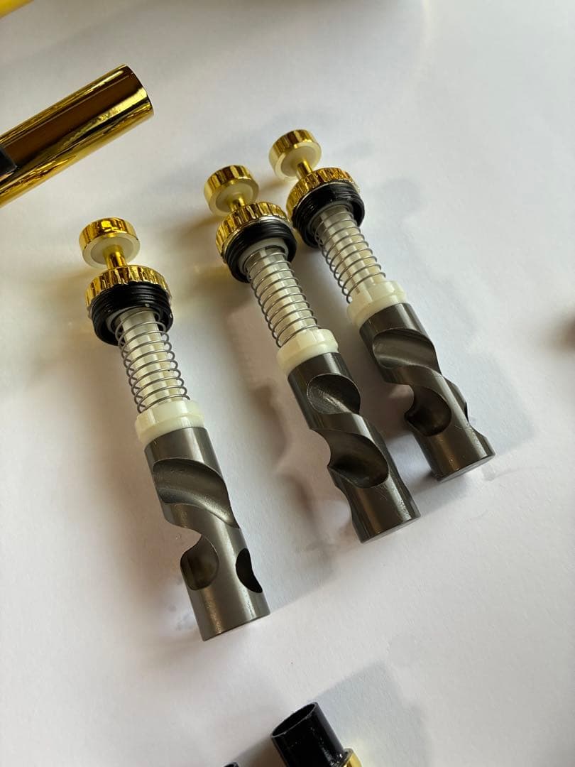 プラスチック管トランペット