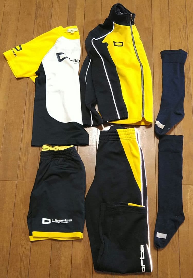 リベルタ　ユニフォーム　全てサイズ130　上下&ジャージ&靴下　セット