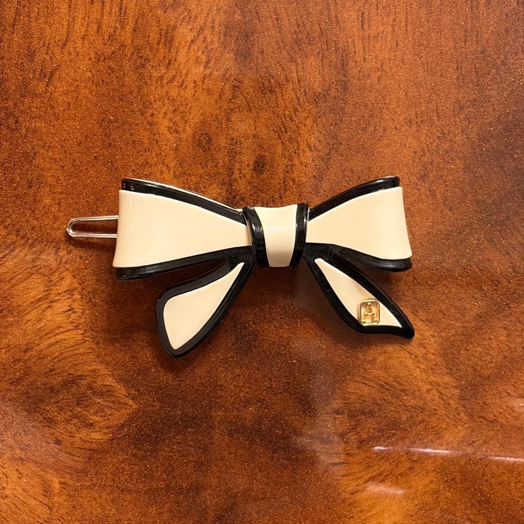 アレクサンドルドゥパリALEXANDRE DE PARIS リボンボールピン