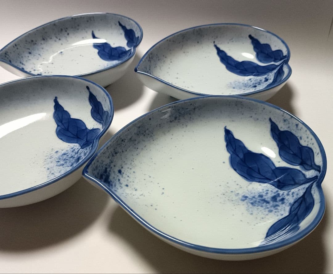 【未使用品】源右衛門窯 染付吹墨桃形 取鉢 4客組