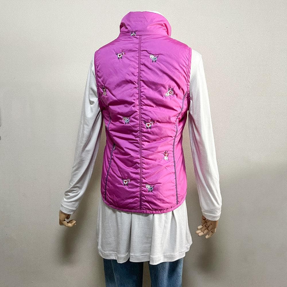 OLLEBOREBLA アルベロベロ ぶたさん刺繍 ダウンベスト チャーム付き