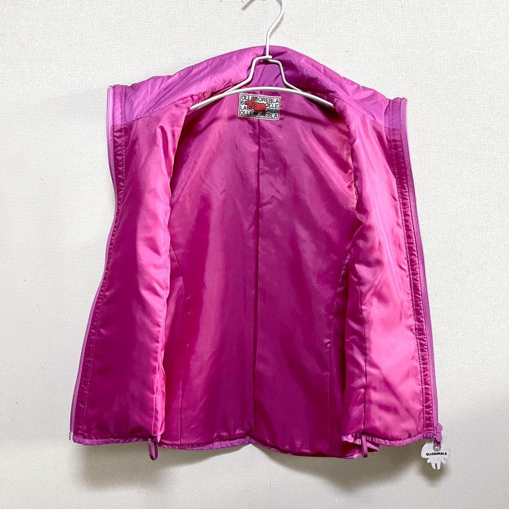 OLLEBOREBLA アルベロベロ ぶたさん刺繍 ダウンベスト チャーム付き