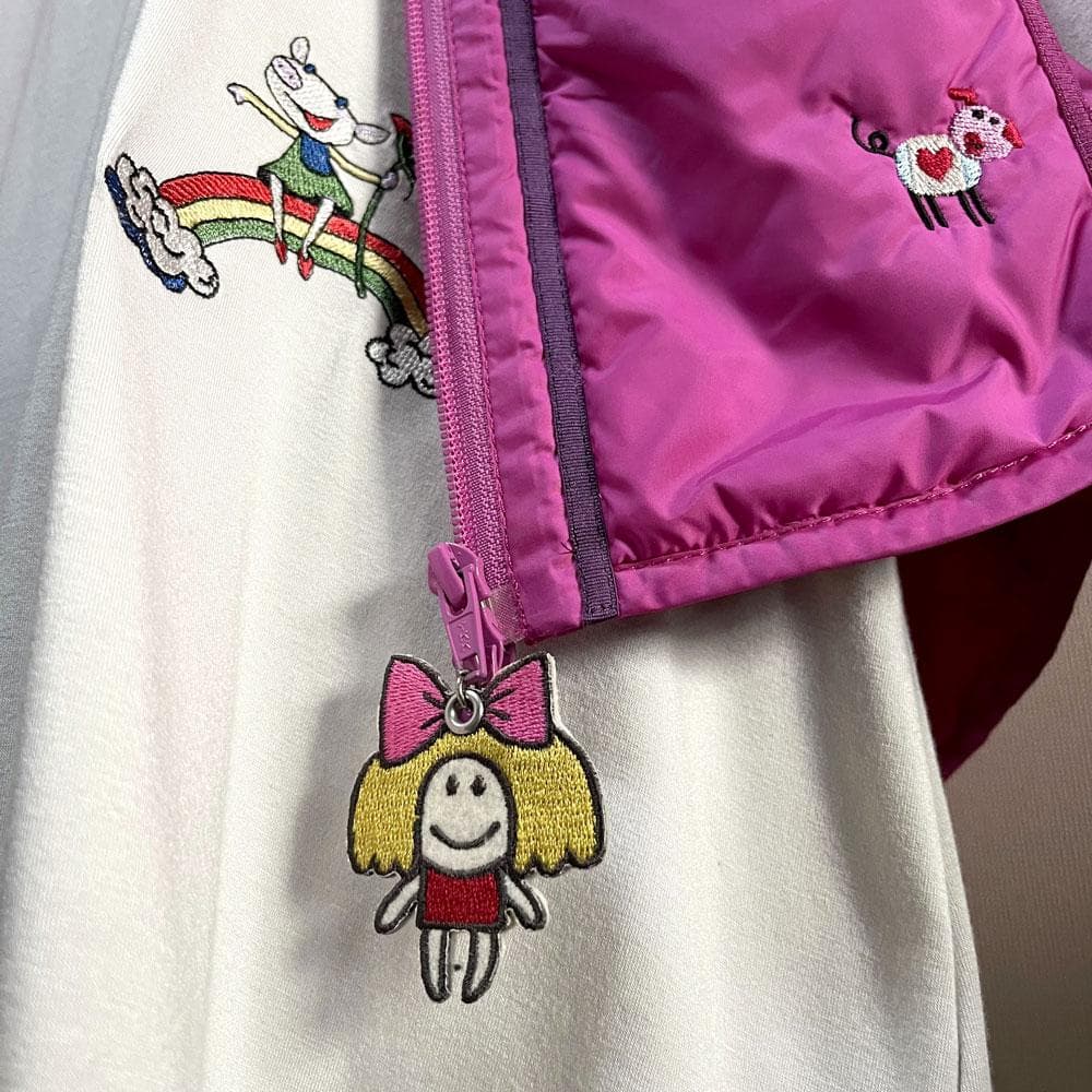 OLLEBOREBLA アルベロベロ ぶたさん刺繍 ダウンベスト チャーム付き