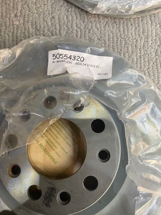 Alfa Romeo giulia アルファロメオ ジュリア　ブレーキディスク