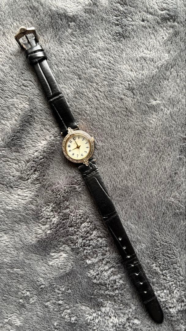 Agete 【希少】アガット レディース文字盤 ブラックレザー腕時計