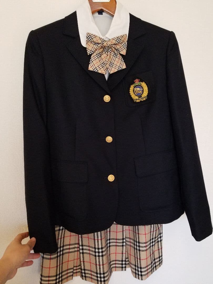 新品未使用含　バーバリーフォーマル高級シルクリボンタイ希少レトロ ベージュ 美品