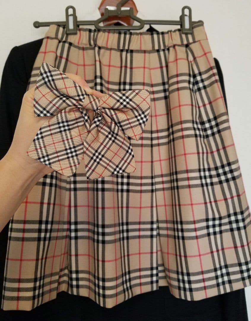 新品未使用含　バーバリーフォーマル高級シルクリボンタイ希少レトロ ベージュ 美品