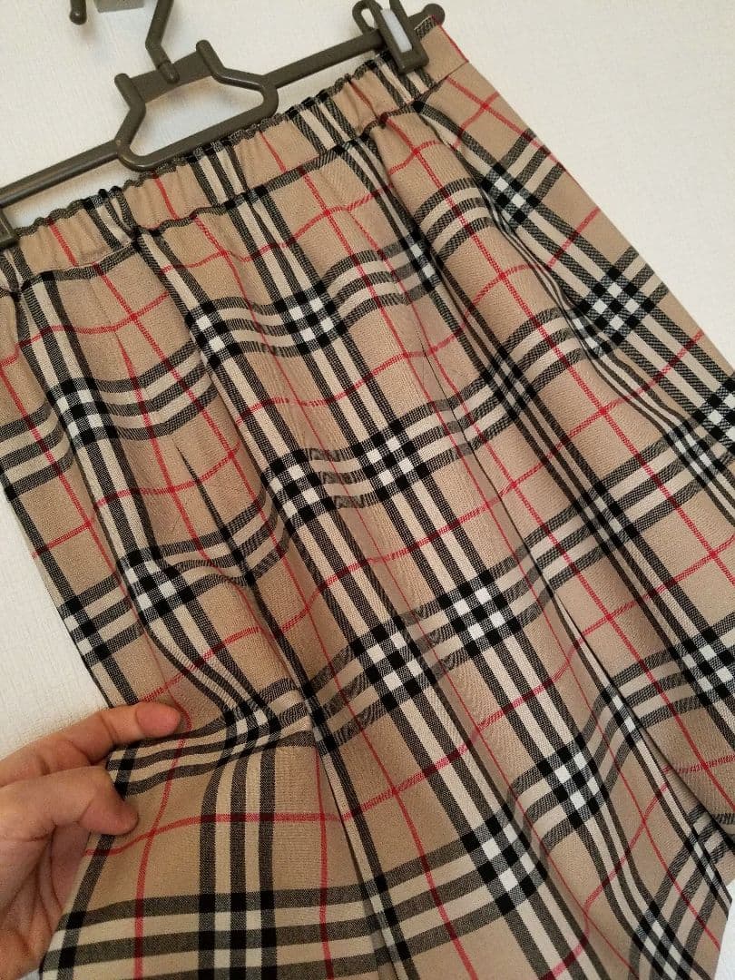 新品未使用含　バーバリーフォーマル高級シルクリボンタイ希少レトロ ベージュ 美品