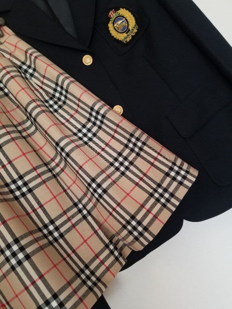 新品未使用含　バーバリーフォーマル高級シルクリボンタイ希少レトロ ベージュ 美品