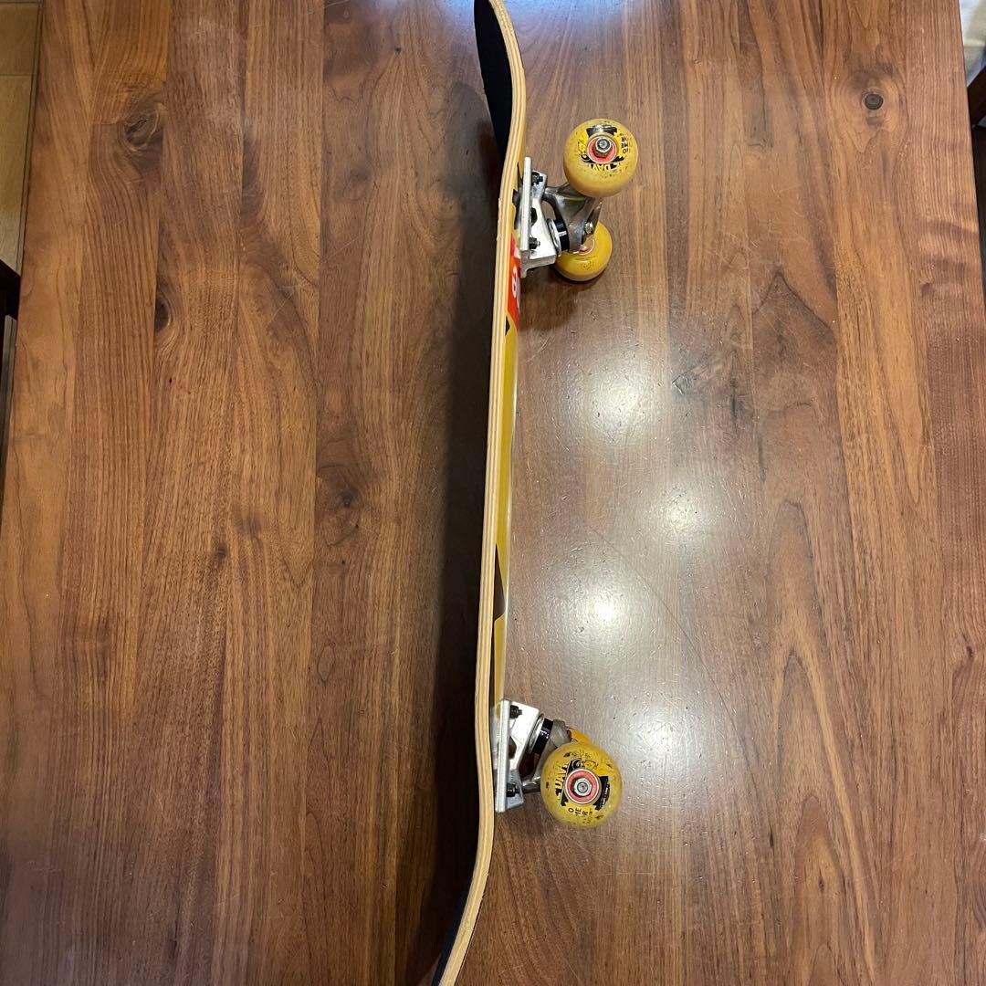 美品　DGK スケボー　コンプリート　子供用　ベンチャートラック　OJウィール