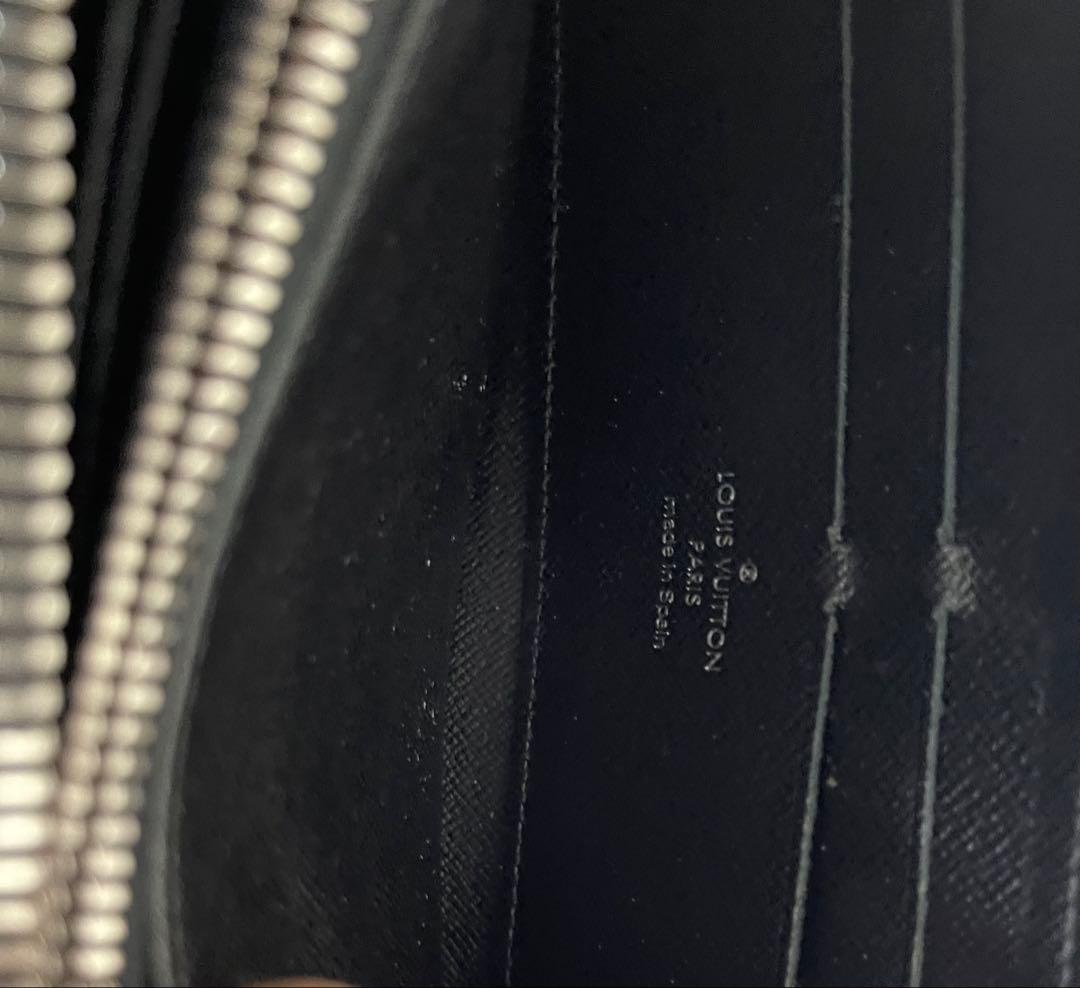 LOUIS VUITTON ルイヴィトン エピ エナメル ジッピーウォレット 黒