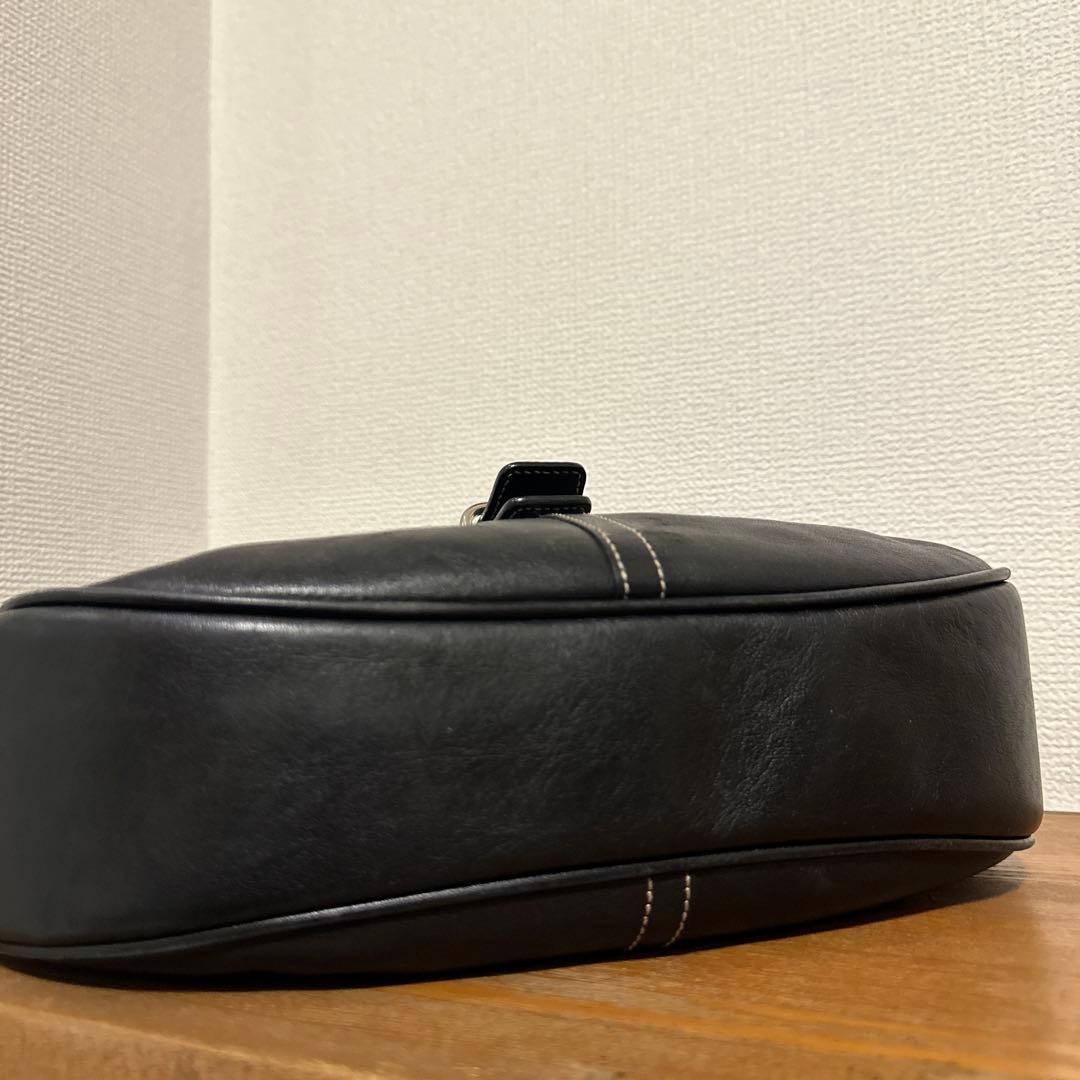 美品 コーチ ワンショルダーバッグ ソーホー ハーフムーン オールレザー 黒