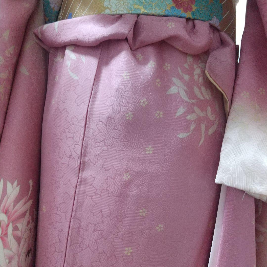 桜色の振袖 菊花紋様