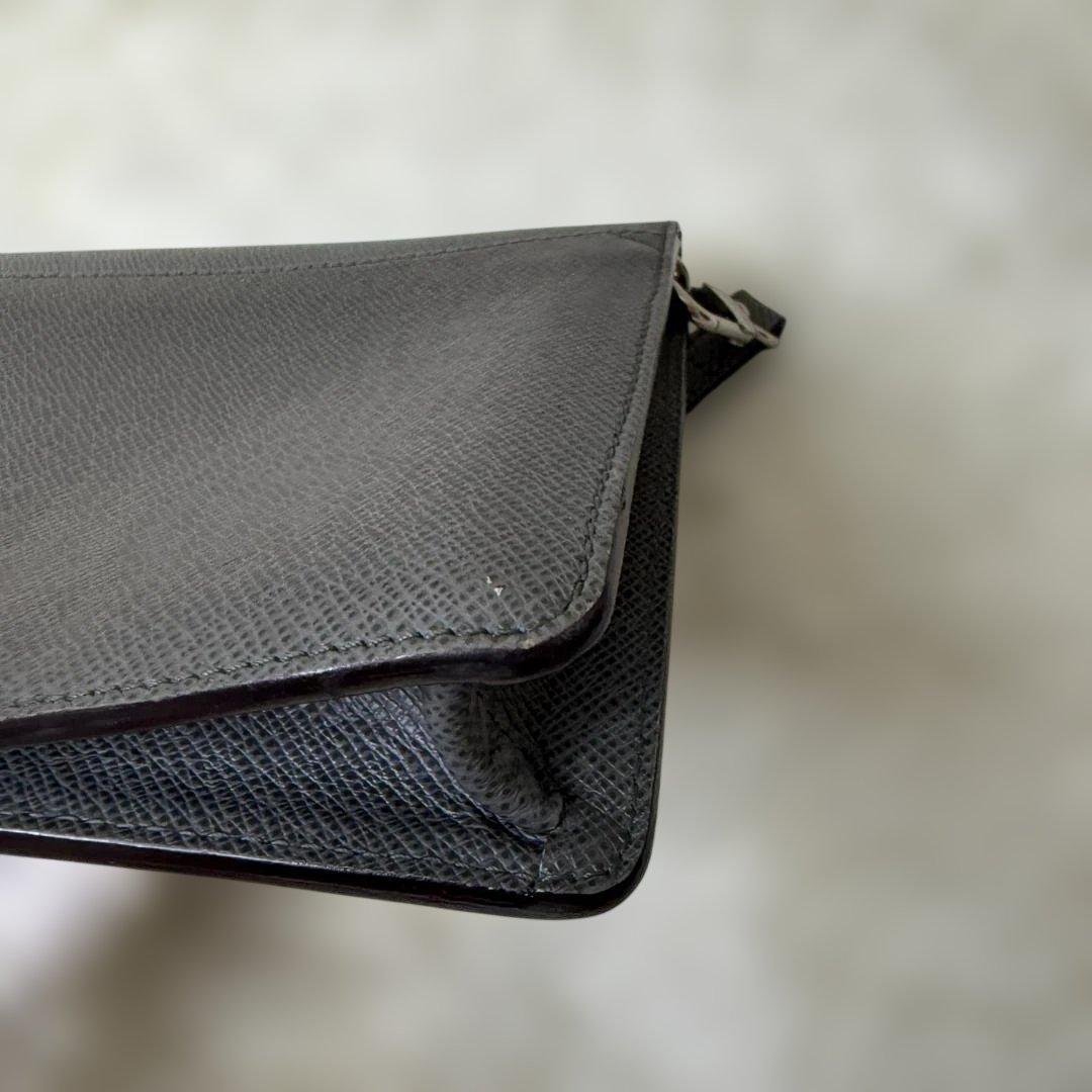 Louis Vuitton ルイヴィトン タイガ セカンドバッグ 正規品