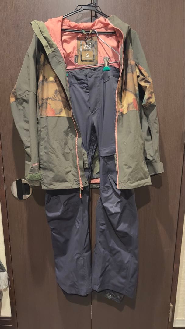 burton ak レディース サイズS 上下セット