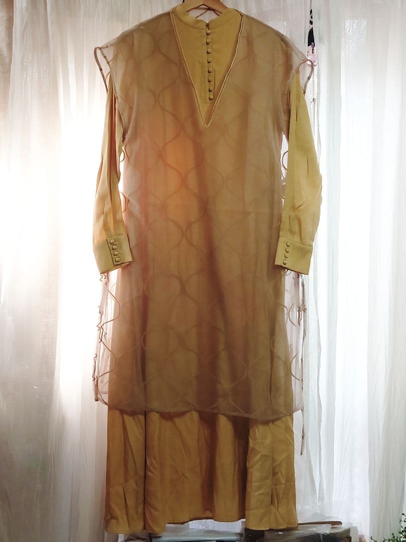 新品タグ付き 3箇所汚れあり AMERI UNDULATE VEIL DRESS