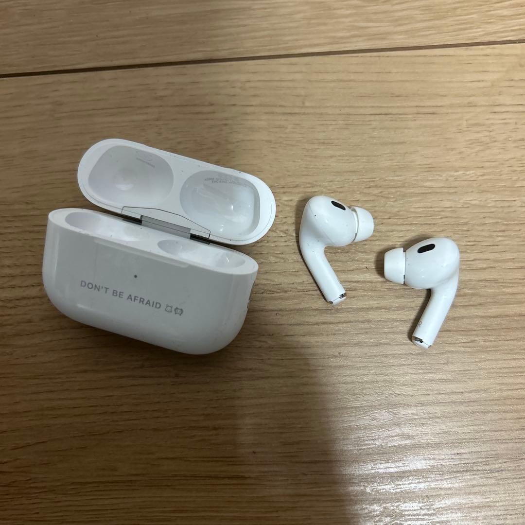 AirPods Pro 第二世代　本体、イヤホン左右