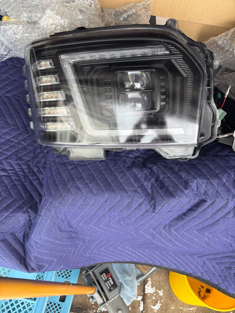 訳あり格安出品　200系ハイエース用 コプラス LEDヘッドライト