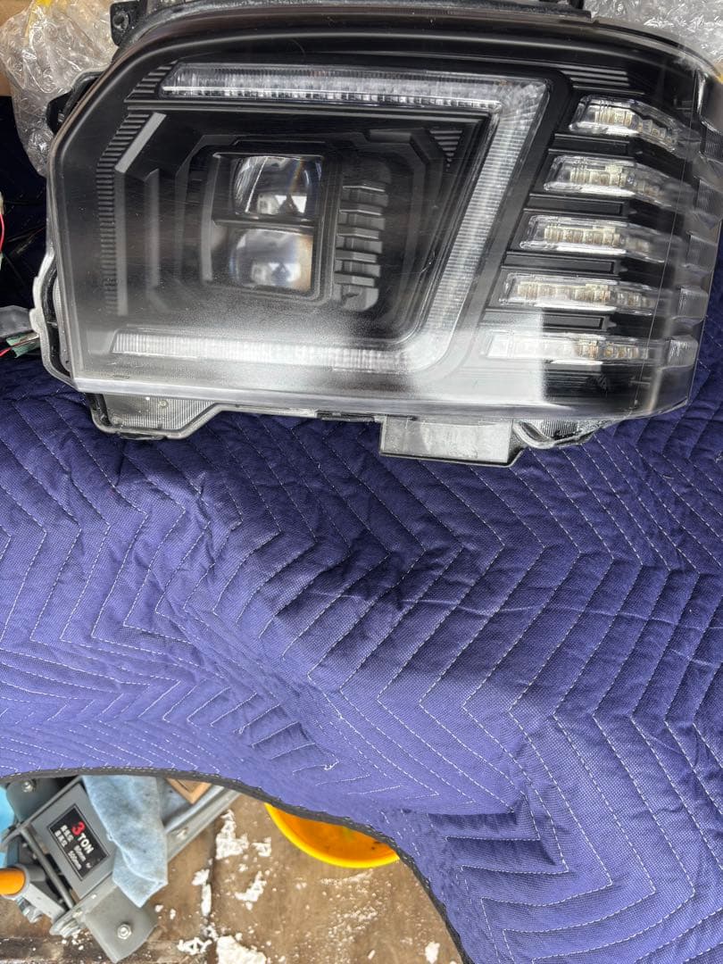 訳あり格安出品　200系ハイエース用 コプラス LEDヘッドライト