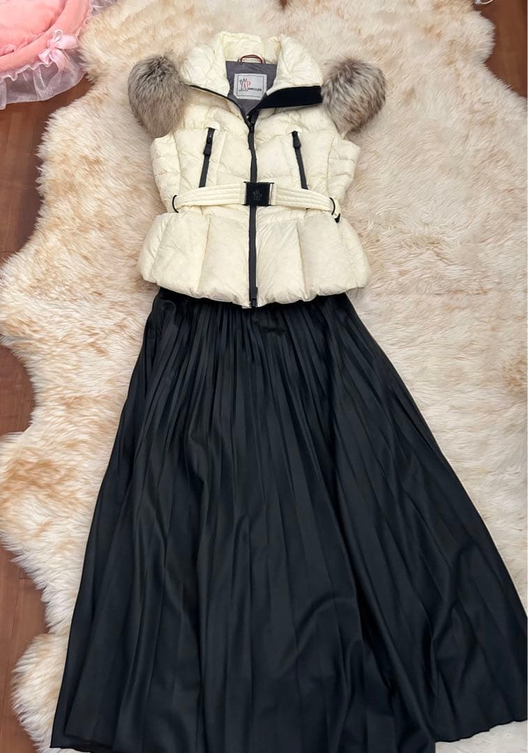 OBABAモンクレールレディース ダウンベスト ファー付き