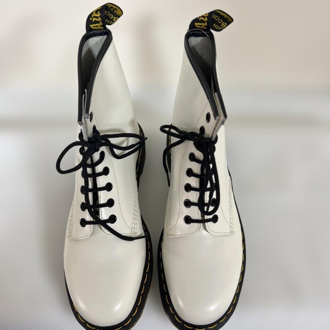 Dr.Martens ドクター•マーチン　ホワイト8ホール UK8 美品