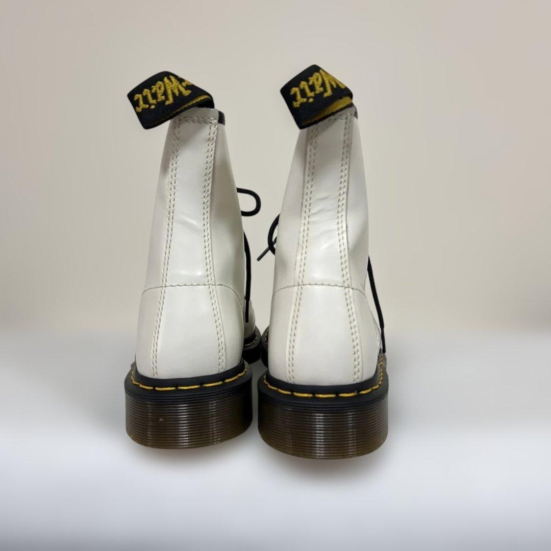 Dr.Martens ドクター•マーチン　ホワイト8ホール UK8 美品