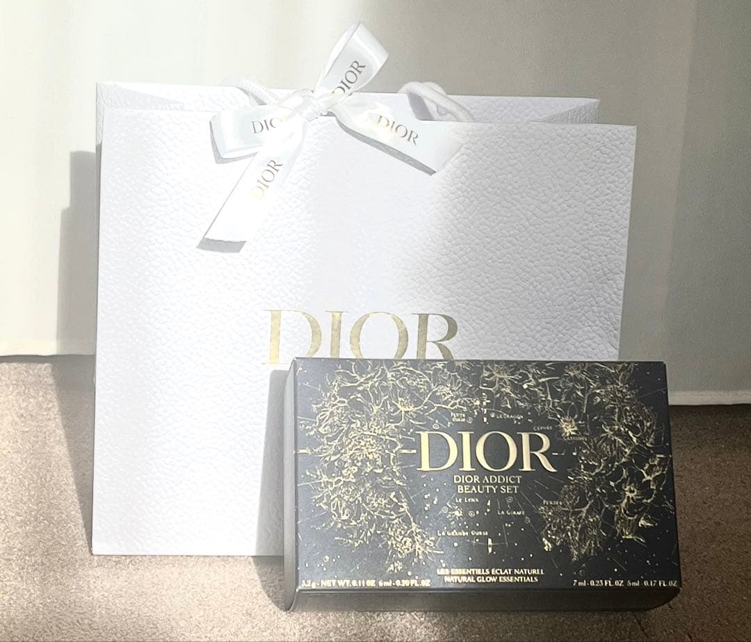 Dior 未使用　ギフトセット　プレゼント　ホワイトデー　コスメセット　ポーチ付