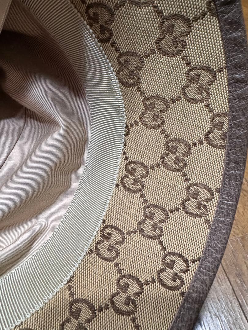 【年末年始値下げ中】直営店購入・美品GUCCI⭐︎キャンパスバケットハットMサイズ