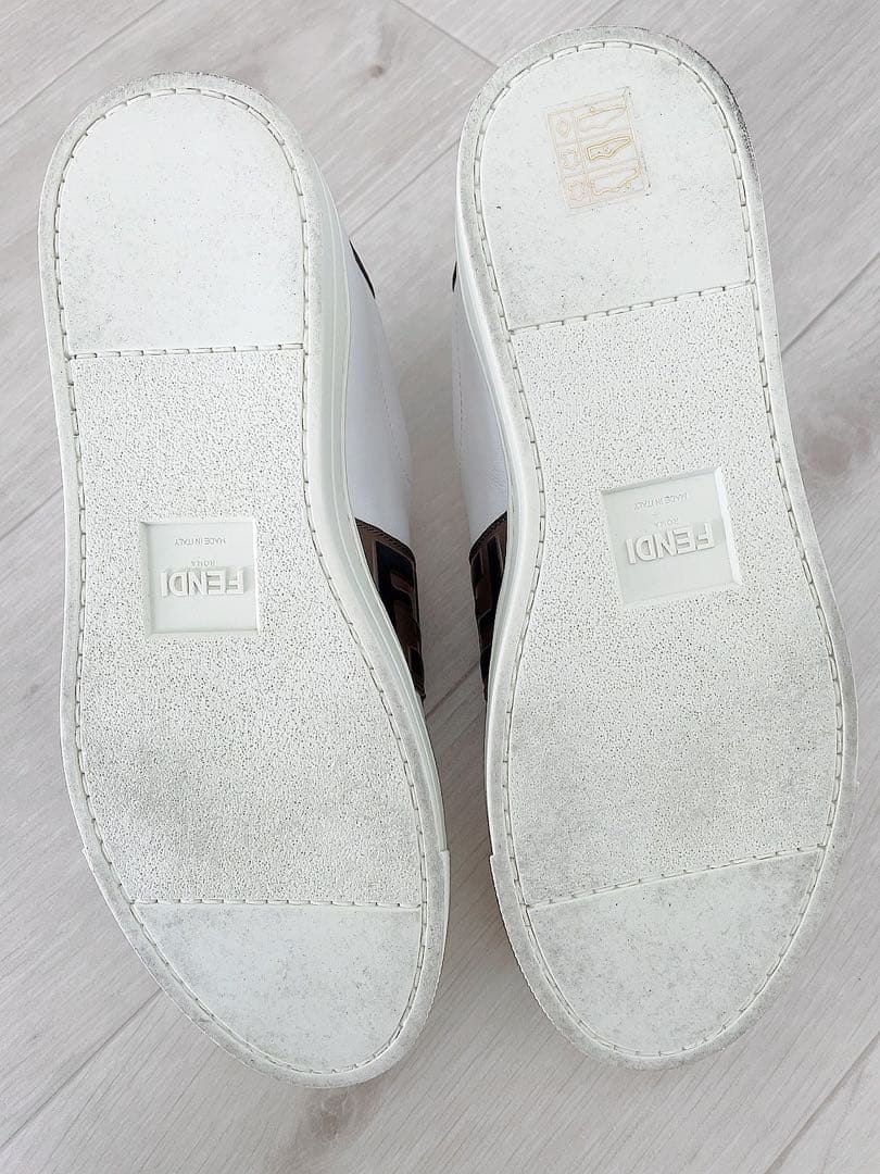 FENDI シグネチャー ホワイトレザー スニーカー